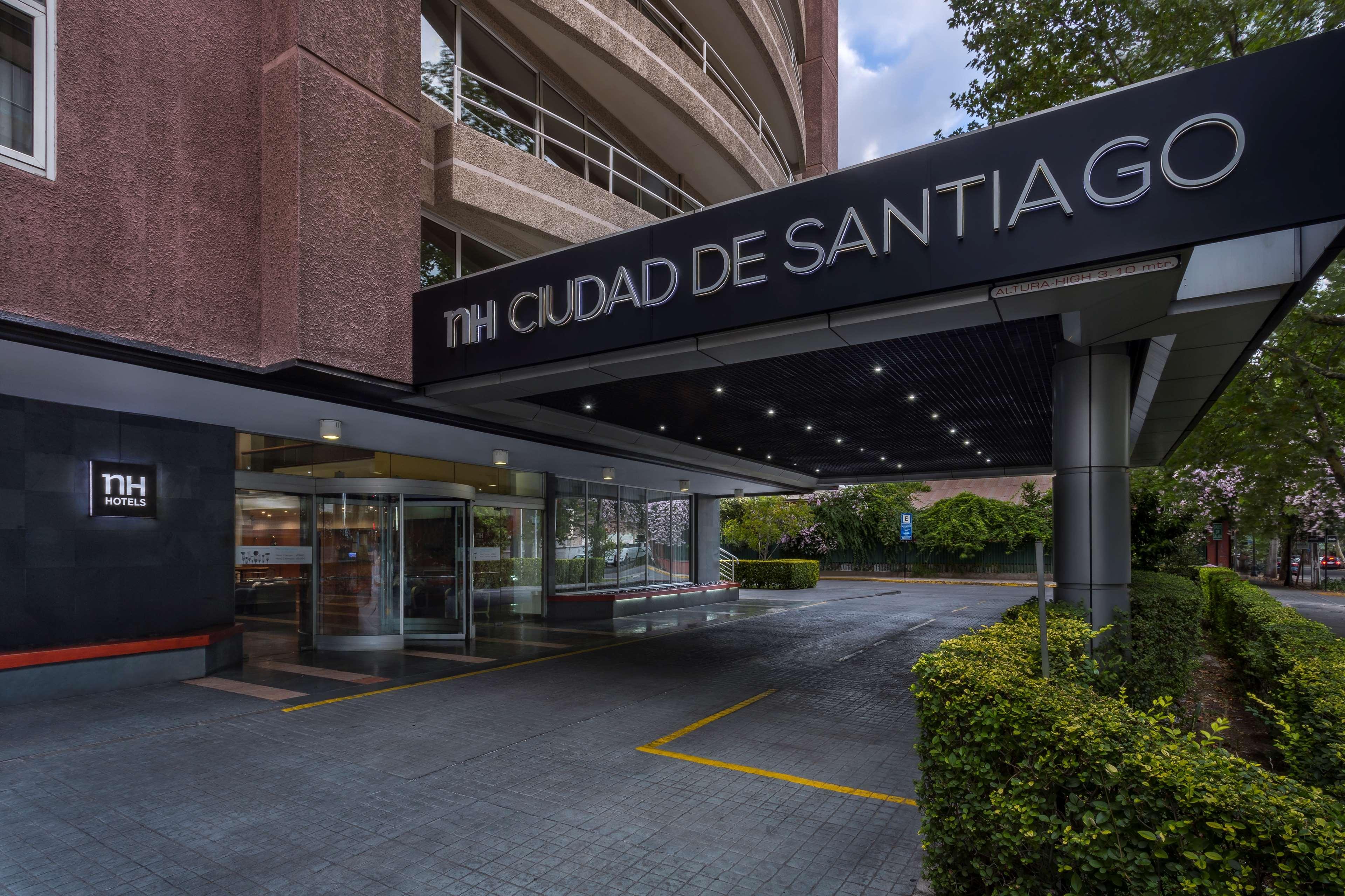 Отель Nh Ciudad De Сантьяго Экстерьер фото